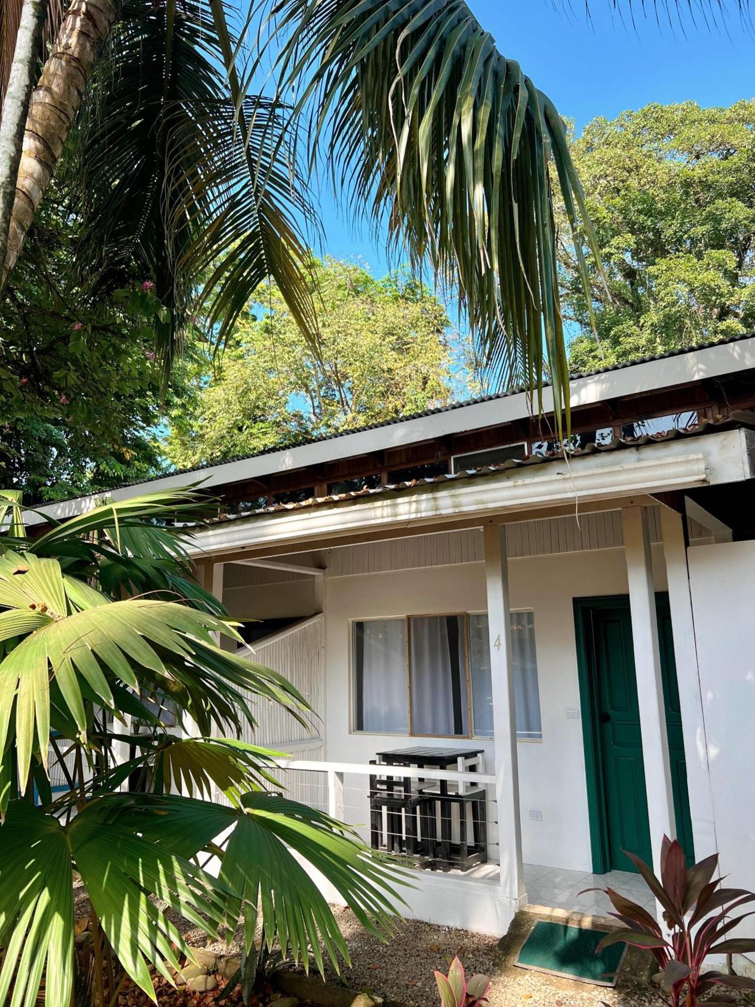 Hotel Exotic Lodge Puerto Viejo de Talamanca Exterior photo